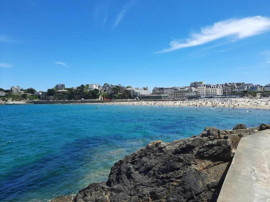 Le Jacaranda-A 2 Min De La Plage, Hyper Centre De Dinard, Vue Mer De La Fenetre 外观 照片